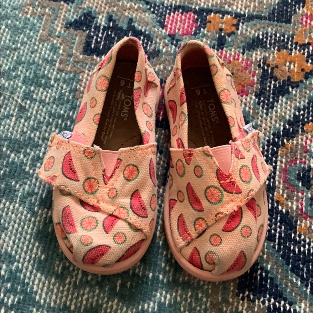 Tiny Toms size 6 peach with watermelon print